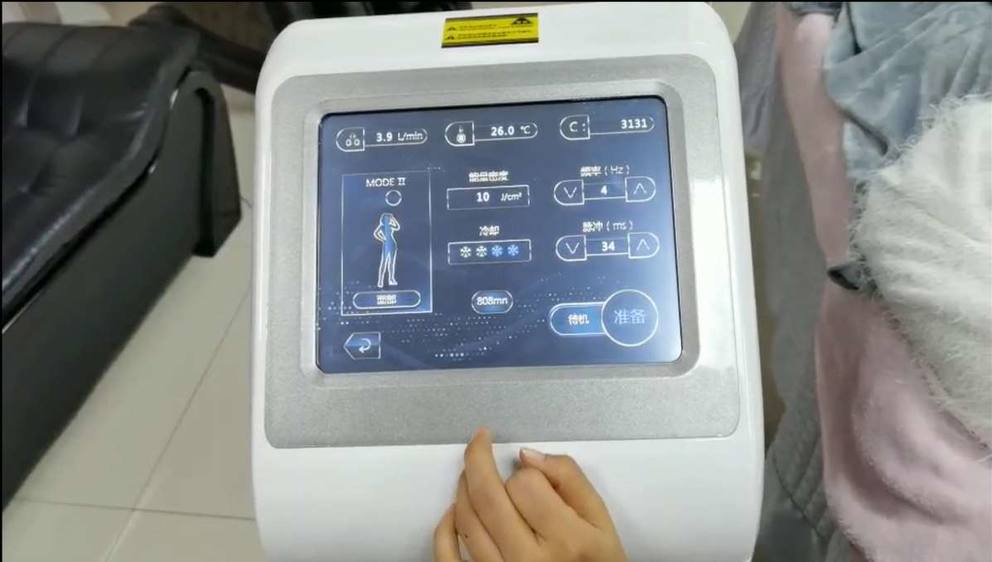 Operation And Energy Display Of The New Vertical 808nm Laser Hair Removal Machine
